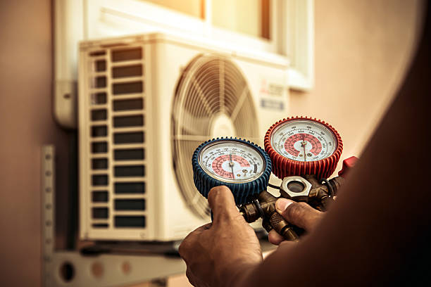 Professional Hvac technician working in Farmington, CA